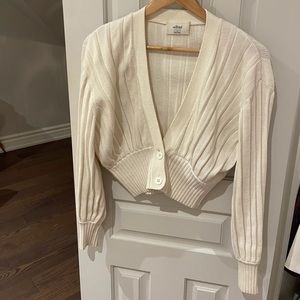 Aritzia Wilfred Cream/White Sweater size Small